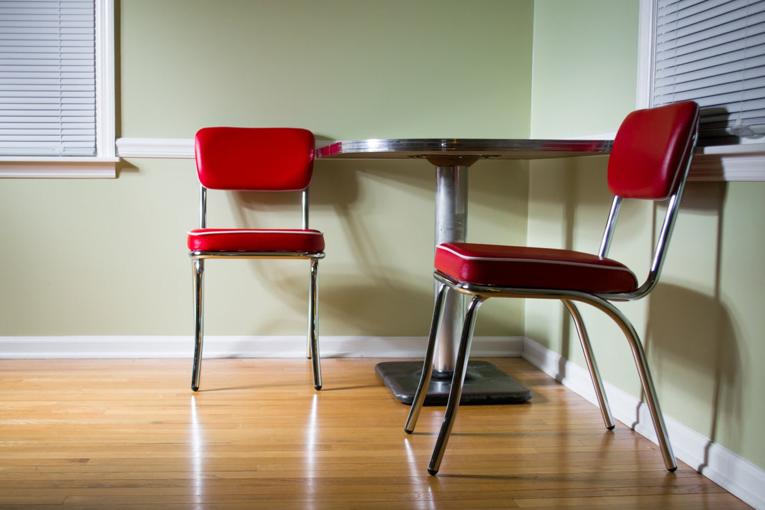 10 Tips to Decorate a Modern Home with 1950s Furniture
