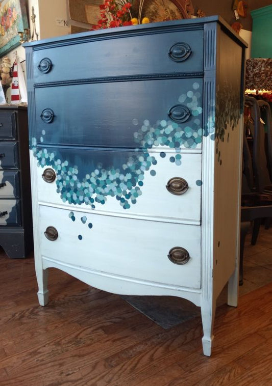 Reclaimed pieces that will bring magic to your room
