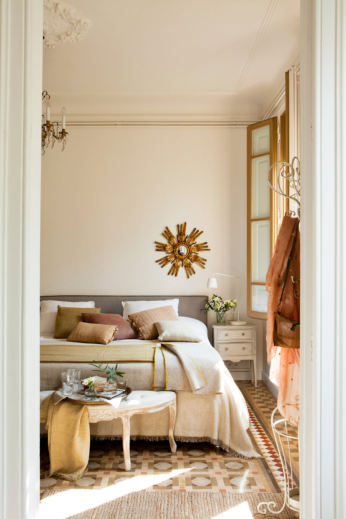 12 VINTAGE PIECES YOU'LL WANT TO HAVE AT HOME